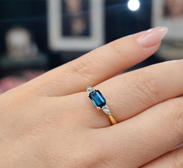 טבעת רנה, בלו טופז לונדון ויהלומים